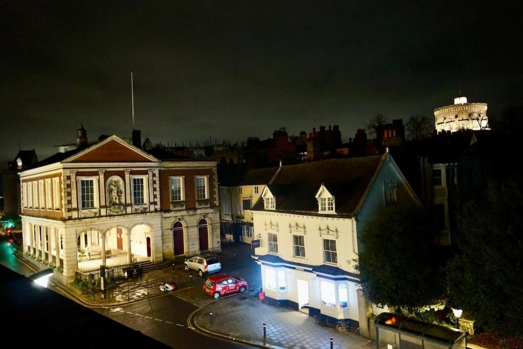 Epic Location, Views & Large Private Terrace Lejlighed Windsor Eksteriør billede