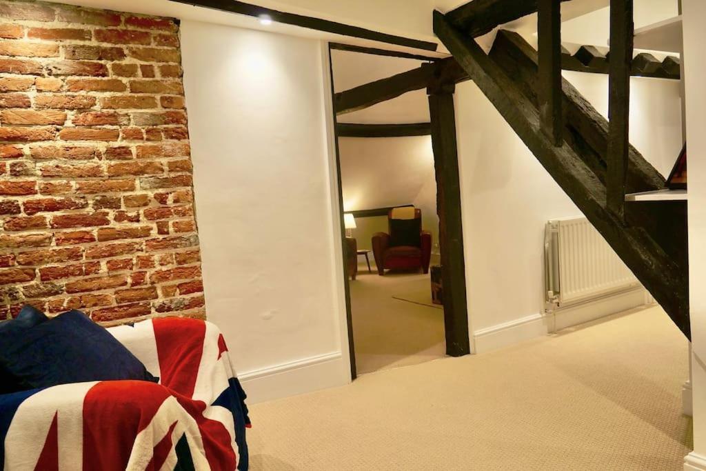 Epic Location, Views & Large Private Terrace Lejlighed Windsor Eksteriør billede