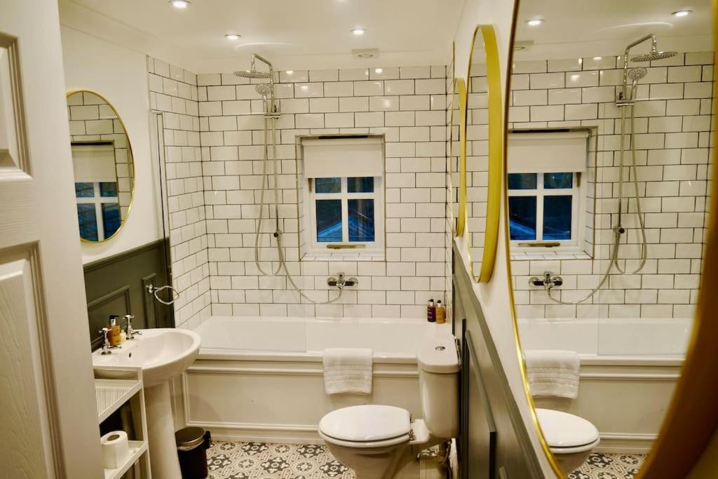 Epic Location, Views & Large Private Terrace Lejlighed Windsor Eksteriør billede